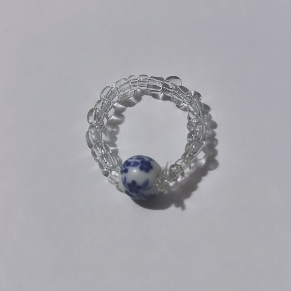 Floral ring - Picture 1 of 1